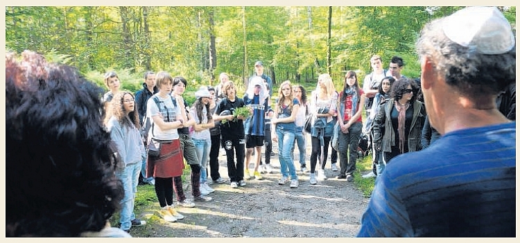 Jugendliche aus Borna und Holon in Flößberg (Foto: G.Hunger, LVZ)